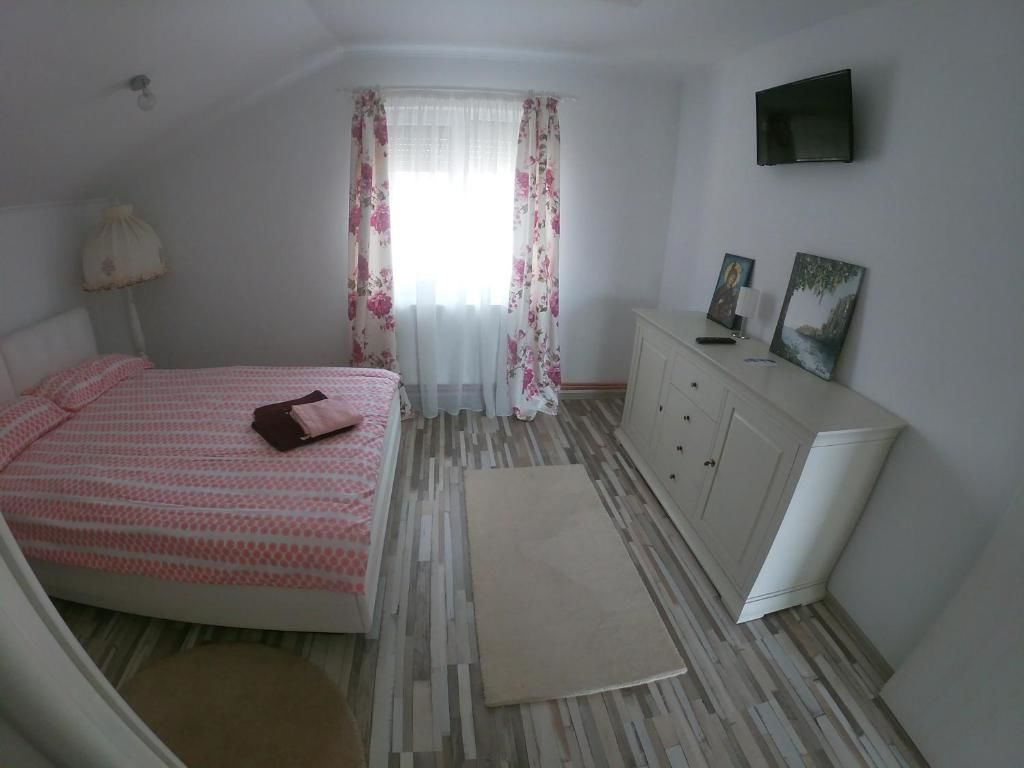 Отели типа «постель и завтрак» Casa Sannicolau Sînnicolau Mare-43